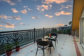 Classic Villa | Terrace/patio