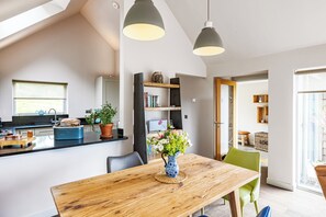 Dining - Shingle Lodge – Accessible, Luxury Self-Catering Coastal Lodge Near the Beach (Portpatrick)