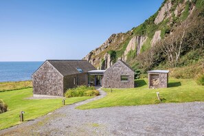 Exterior - Shingle Lodge – Accessible, Luxury Self-Catering Coastal Lodge Near the Beach (Portpatrick)