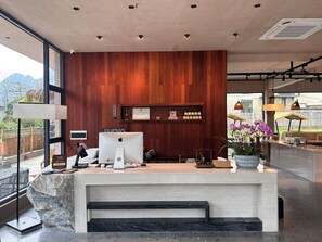 Lobby - Yangshuo Afield Resort (Guilin)