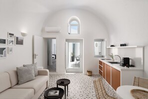 Living area - Rooftop Views & Private Htd Pool – 2BR Villa, Orana Residence (Thira - Santorini)