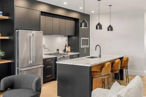 Luxury 2 Bed | Garage | Min to DT | AC