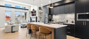 Luxury 2 Bed | Min to DT | AC