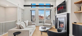 Luxury 2 Bed | Min to DT | AC