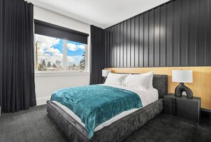 Room - Luxury 2 Bed | Min to DT | AC (Calgary)