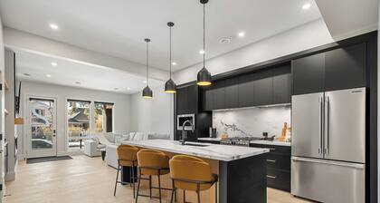 Luxury 2 Bed | Garage | Min to DT | AC