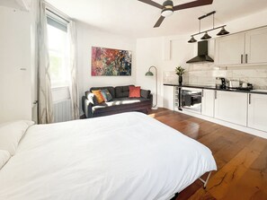 Room - Bright gem of studio in central London (London)