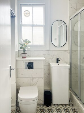 Bathroom - Bright gem of studio in central London (London)