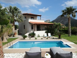 Pool - Secret Garden Retreat in Plakias – Elegant Villa with Sea Views & Private Pool (Lefkogia)