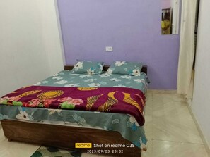 Room - Hotel Deep (Reengus)