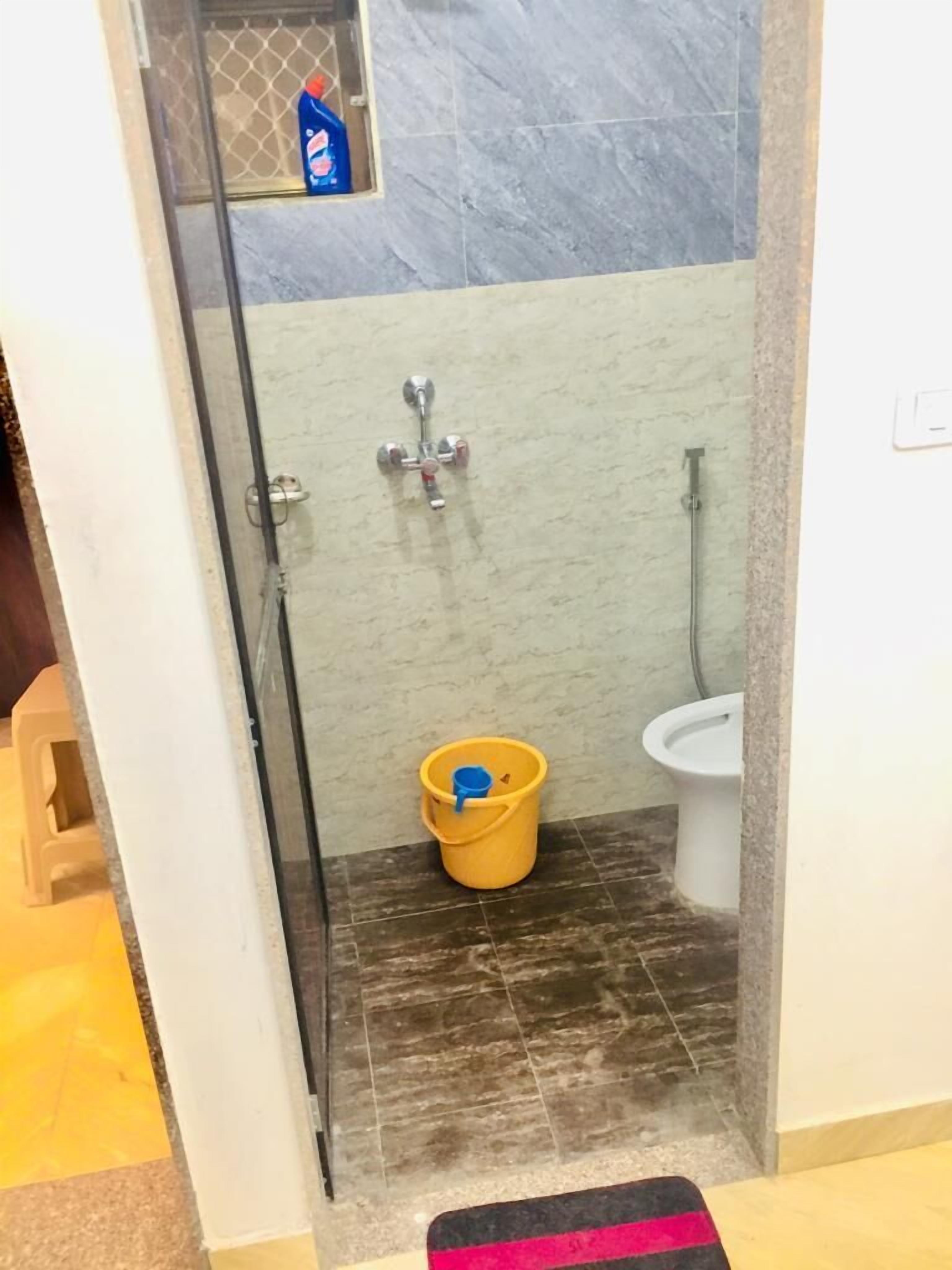 Standard Room | Bathroom