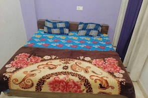 Deluxe Room | Free WiFi - Hotel Deep (Shri Madhopur)