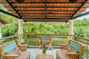 Villa Deluxe, vistas a la piscina | Jardines del alojamiento