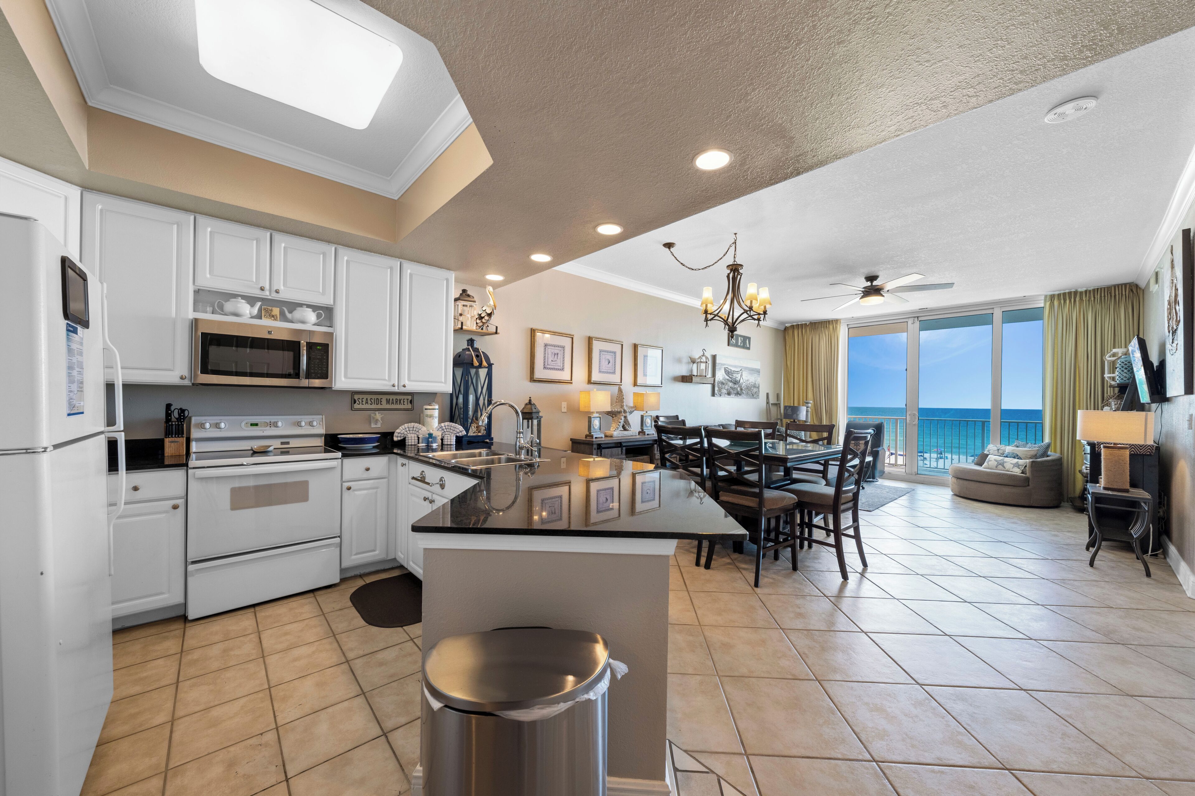 Condo Prestigio, 2 habitaciones, balcón, vista a la playa | Cocina privada