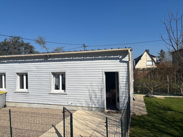 Exterior - Vrbo Property (Combon)