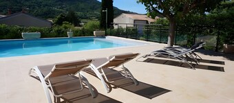 Holiday Home “La Villa D'antan” with Mountain View, Wi-Fi and Air Conditioning