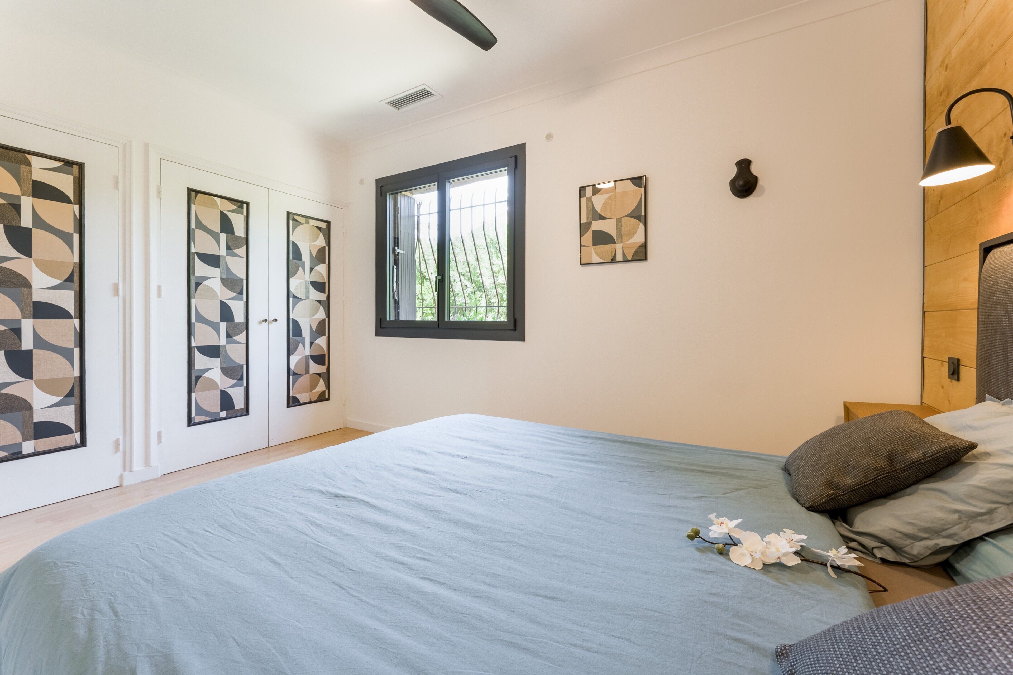 4 Schlafzimmer, Schreibtisch, Bügeleisen/Bügelbrett, WLAN