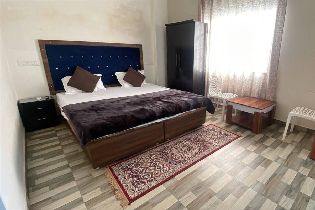 Luxury Triple Room | Laptop workspace, WiFi (free)