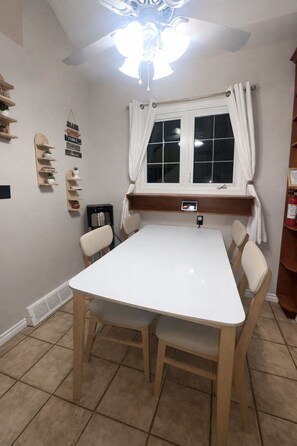 Dining - Cozy Townhouse (Saskatoon)