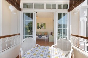 Outdoor dining - Apartment Hibiscus - Two Bedroom Apartment, Sleeps 4 (Trou-aux-Biches)