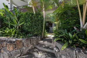 Property grounds - Choisy Les Bains M2 - One Bedroom Apartment, Sleeps 4 (Grand Baie)