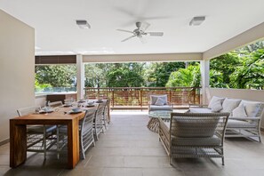 Outdoor dining - Element Bay 5 - Three Bedroom Apartment, Sleeps 6 (Cap Malheureux)