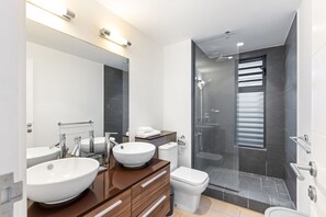 Bathroom - Azuri Soliflore 13 - Three Bedroom Apartment, Sleeps 6 (Roches Noires)