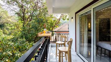 Apartment, 2 Schlafzimmer, Balkon | Speisen im Freien