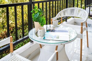 Apartment, 2 Schlafzimmer, Balkon | Speisen im Freien