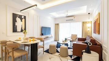 Apartment, 2 Schlafzimmer, Balkon | Wohnbereich