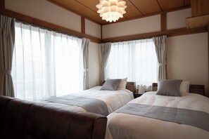 3 bedrooms, iron/ironing board, travel cot, free WiFi