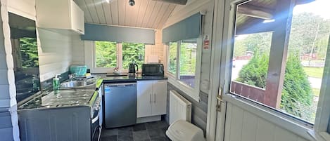 Fridge, oven, stovetop, toaster