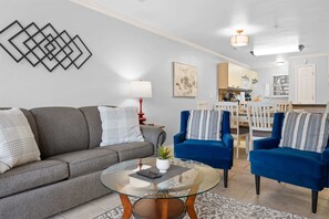 Condo, Plusieurs lits, balcon (Pond View Getaway) | Aire de séjour
