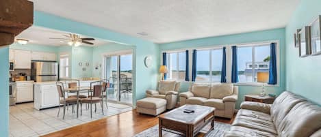 Condo, Multiple Beds, Balcony (Big Cozy Condo) | Living area