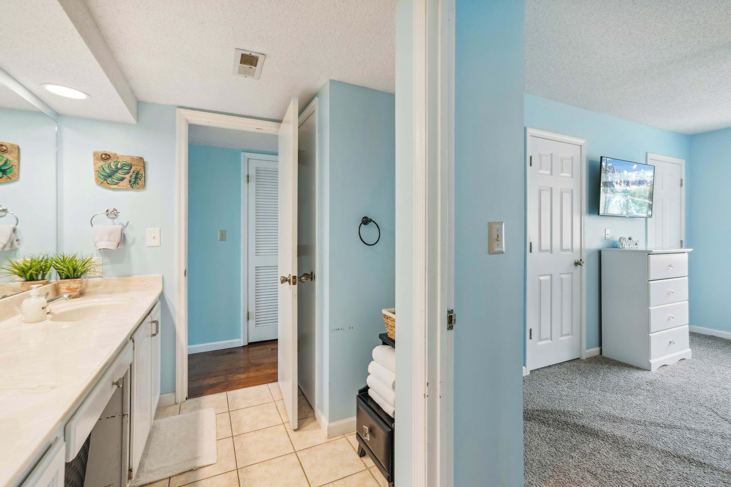 Condo, Multiple Beds, Balcony (Big Cozy Condo) | Interior