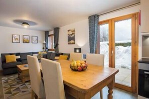 Dining - Simply Morzine - Apartment des Montagnes (Les Gets)