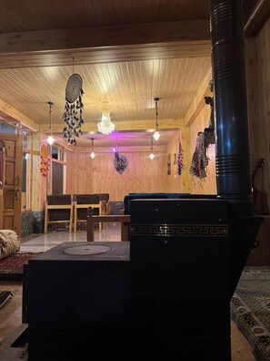 Restaurant - Cafe Kush Tosh And Stay (Bhuntar)