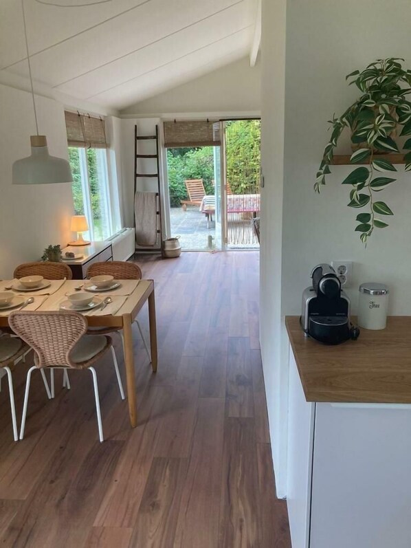 Dining - Bungalow 50 (5 person) (Petten)
