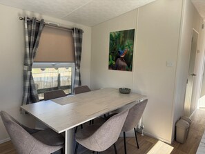 Dining - J 041 New chalet! (more photos to follow) (Petten)