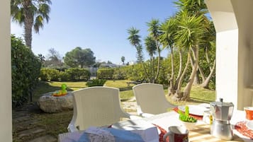 Leilighet, bakgårdsutsikt, hjørnerom | Utendørsservering