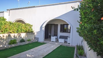 Leilighet – standard, terrasse, bakgårdsutsikt | Eksteriør