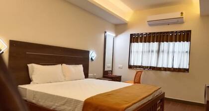 Sam's Court Elite Stay