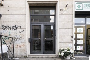 Exterior detail - Baronio@home - One Bedroom Apartment, Sleeps 4 (Rome)
