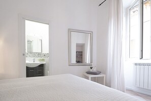 2 bedrooms, iron/ironing board, free WiFi, bed sheets - Santonofrio Silver - One Bedroom Apartment, Sleeps 4 (Rome)