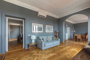 Smart TV, stereo - Santonofrio SKY Terrace Penthouse (Rome)