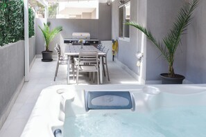 Standard Apartment | Outdoor dining - Swieqi Jacuzzi (Is-Swieqi)
