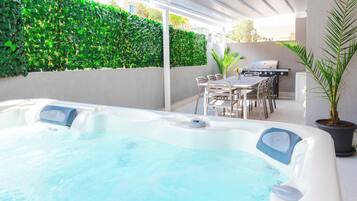 Standard Apartment | Outdoor dining