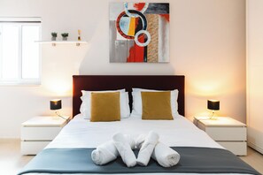 Standard Apartment | Blackout drapes, iron/ironing board, free WiFi - Swieqi Jacuzzi (Swieqi)