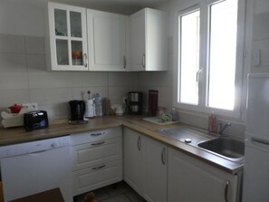 Private kitchen - The little house (Amenucourt)