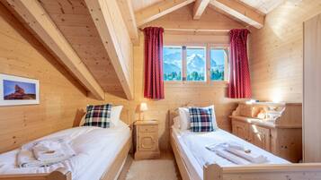 4 bedrooms, iron/ironing board, free WiFi, bed sheets